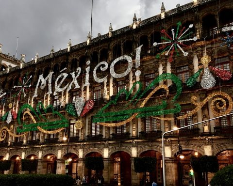 Mexico’s Economy Slides Into Technical Recession