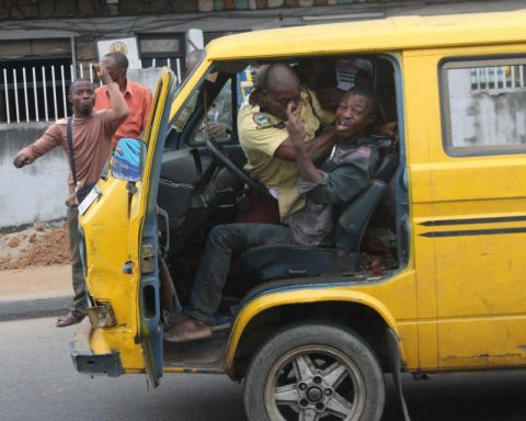 Lagos Bus Drivers To Stop Work On Monday Over Extortion By Thugs, Others