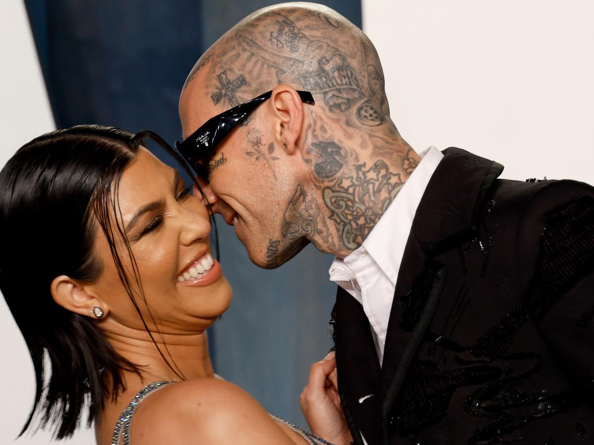 Kourtney Kardashian, Travis Barker marry at 1:30am