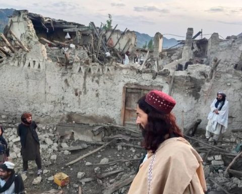 Earthquake kills about 1000, People hundreds injured In Afghanistan