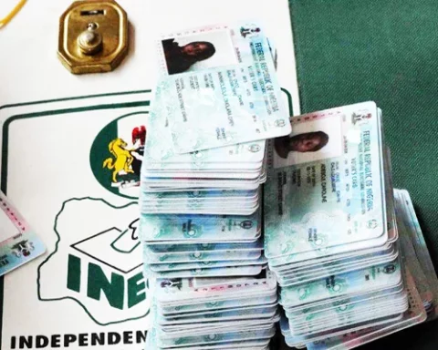 INEC Official Asks Voters To Cast Unsigned Ballots In Enugu