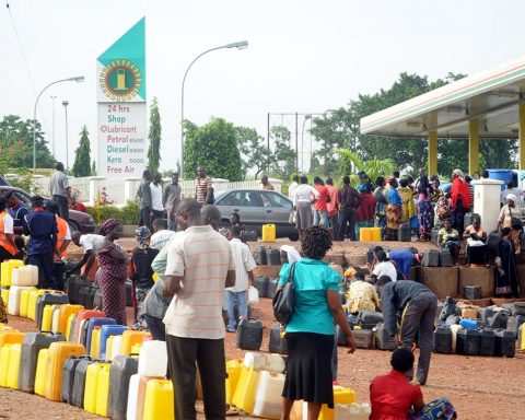 Breaking: NNPC Increases Fuel Price, Filling Stations Now Selling At N500