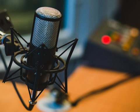 5 Proven Ways To Make Money From Podcasting