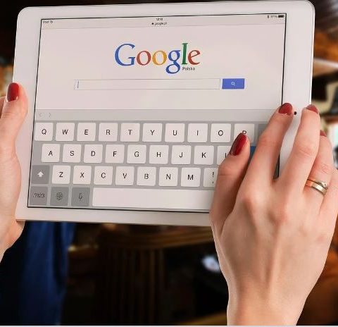 Google Stabs Self, Confesses More People Using Social Media Than Search Engine