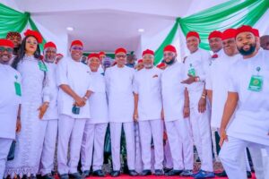 (Video) Gov Uzodinma Hosts Bouquet For Buhari In Owerri