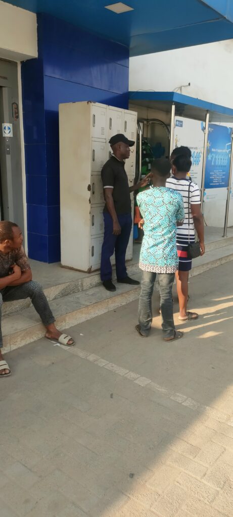 Banks Struggle With New Naira Notes On ATMs