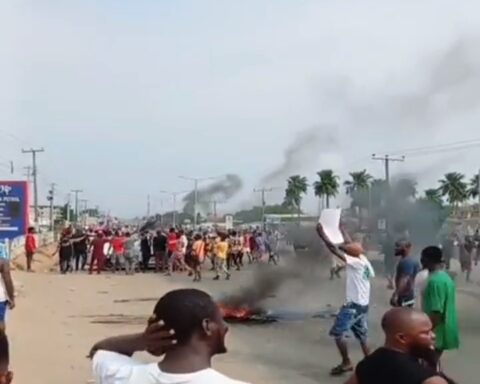 Fuel Scarcity Protest In Edo Enters Day 2, As Youths Block Benin-Lagos Expressway