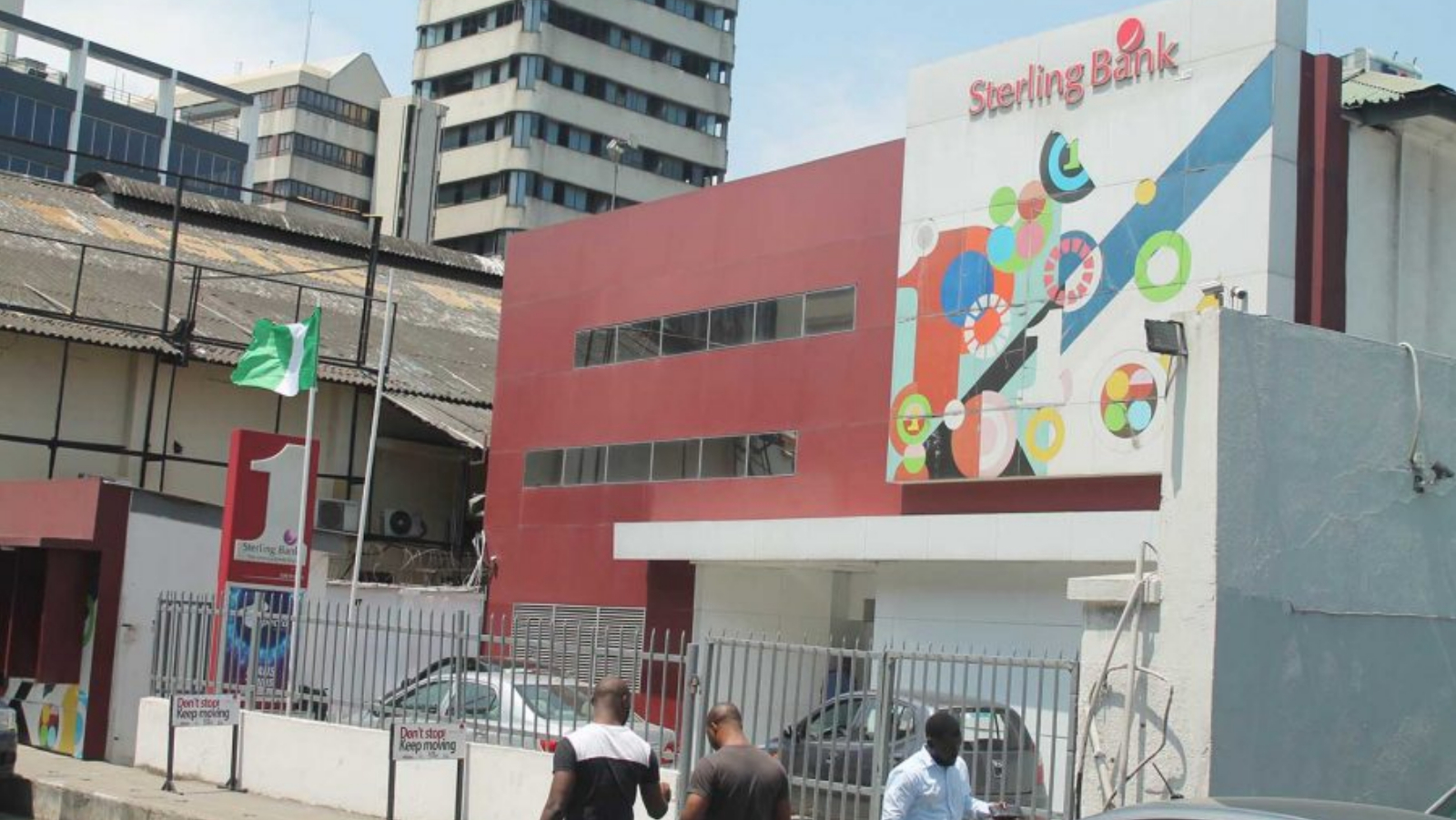 Sterling Bank Accused Of Hoarding New Naira Notes