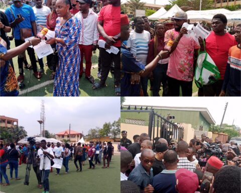 Thousands Of Voters Unable To Collect PVCs At Oshodi/Isolo LG, 3 Days To INEC’s Deadline