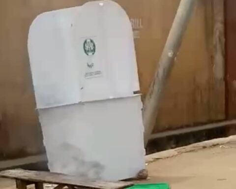 Thugs Attack Polling Unit In Mafoloku Oshodi, Lagos