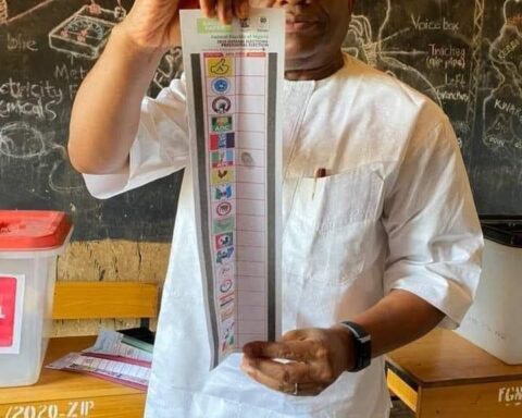 Photo: Orji Uzor Kalu Displays Vote, Is This Not Invalid?