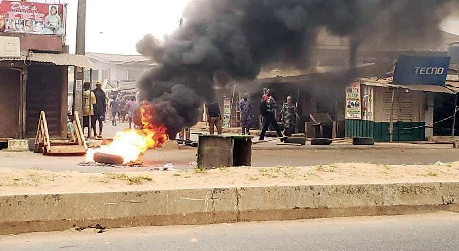 Naira Scarcity : Protesters Set Banks Ablaze In Ogun