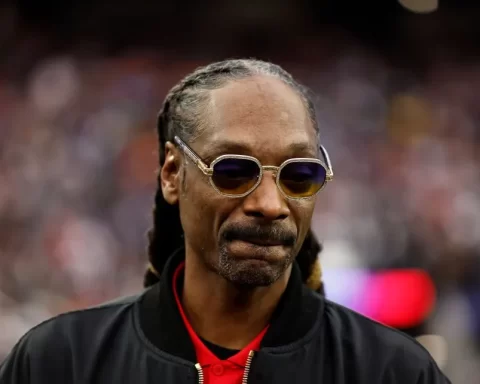 Snoop Dogg Calls Out The Grammys For Snubbing Him