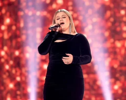 Kelly Clarkson Calls Out Ex Brandon In "abcdefu" Song Cover