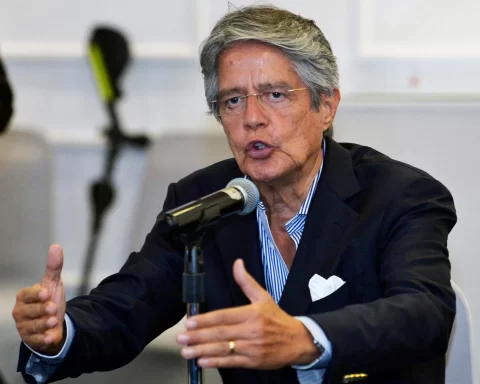 Ecuador President, Lasso, Dissolves Parliament Amid Impeachment Threats