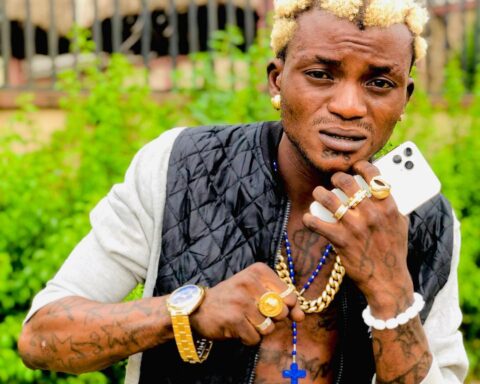 ZAzuu Crooner, Portable, Wins Artiste Of The Year Award, Says He Is 'New Born Fela'