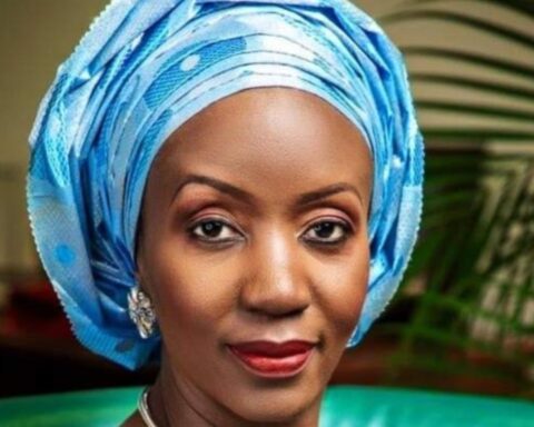 Dollar Rate May Hit N1000, Reps Member Says, Tackles Tinubu