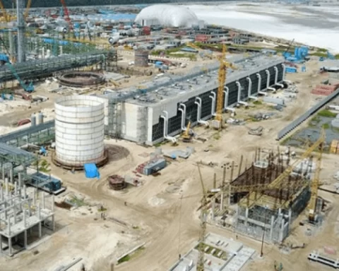 Dangote Refinery Hires 11000 Indian Workers, Why It Ignored Nigerians