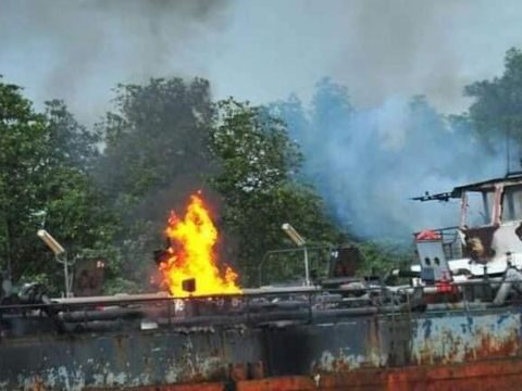 Experts Allege Shady Deal By Security Operatives, Who Burnt Vessel With Stolen Oil InA Delta