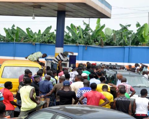 Fuel Scarcity: We’ve Adequate Stock, NNPCL, Marketers Assure, Promise To Clear Queues By Wednesday