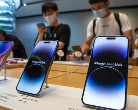 Apple's Stock Dips As China Bans iPhones Use By Govt Workers