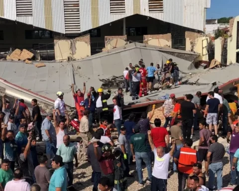 Mexico Church Roof Collapses During Baptism Killing 10 People