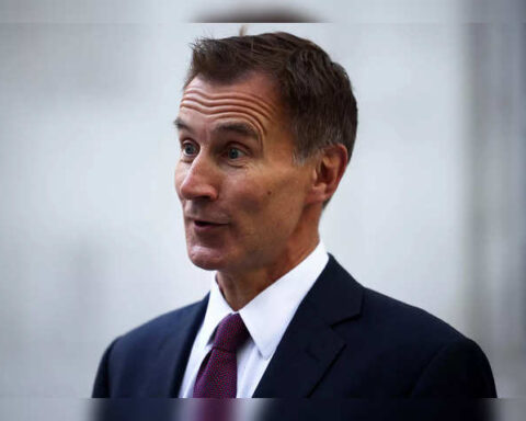 UK Govt To Utilize Russian Assets To Fund Ukraine's Defense- Chancellor Hunt Reveals