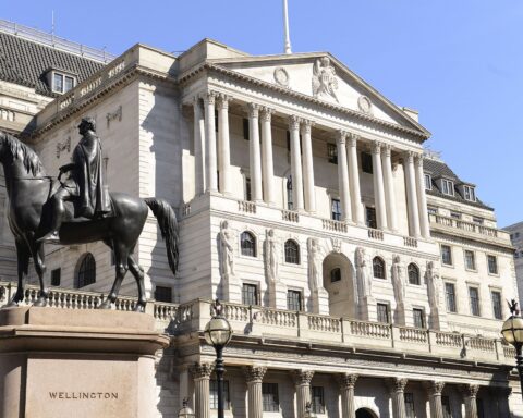 Bank Of England Keeps 15-Year High Interest Rate At 5.25% Amid Israel-Hamas War Concerns
