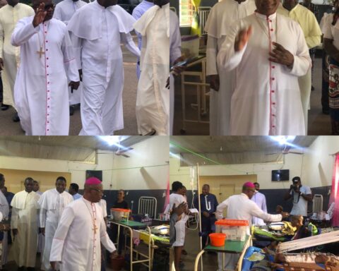 Archbishop Okeke @ 70 Pays Bills Worth Millions Of Naira in Catholic, Anglican Hospitals [Photos]