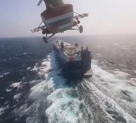 Red Sea Shipping Giants Suspend Trade Routes Amid Houthi Threats
