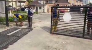 Traffic Gridlock Forces Lagos Govt To Remove Illegal Gates Blocking Access Roads In Lekki Axis