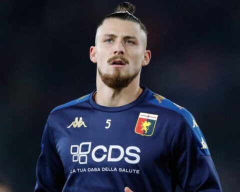 Tottenham Hotspur Signs Genoa Defender Dragusin Until 2030