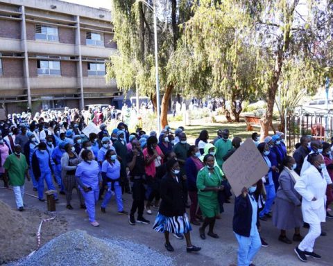 Zimbabwean Health Workers To Go On 2-Day Strike Over Poor Pay