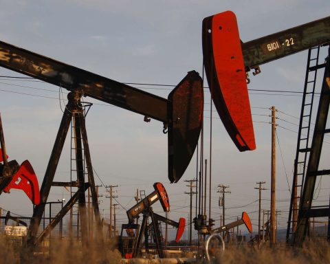 U.S. Shale Oil Boom Faces Uncertain Future As Global Dynamics Shift