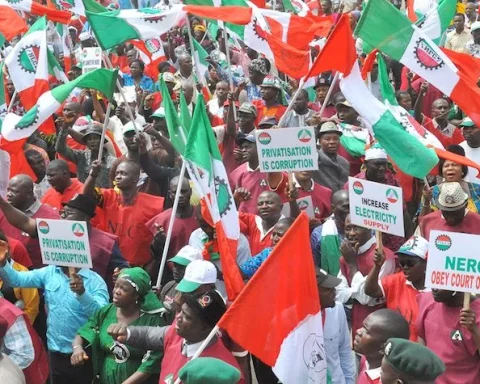 Minimum Wage: Nigerian Govt Begs Labour Union To Reconsider Strike Action 