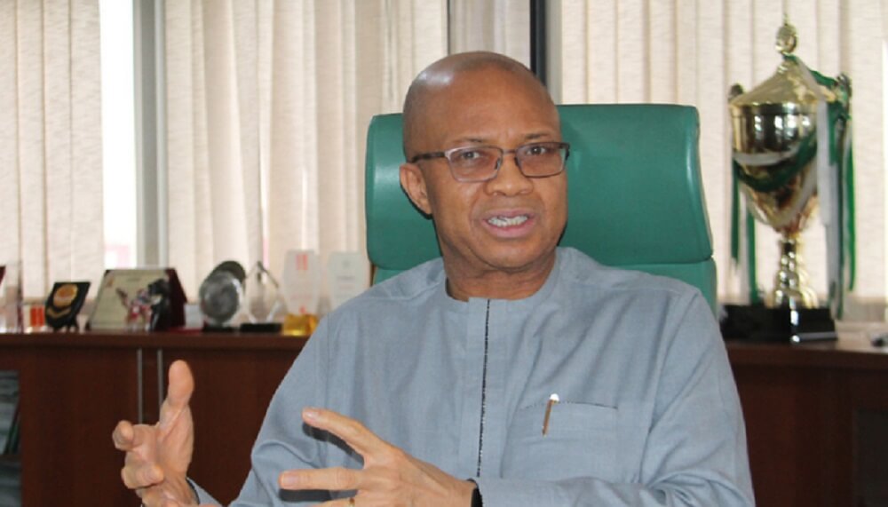Budget Office DG Ben AkMr. Budget Bows Outbueze