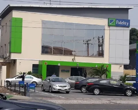 Fidelity Bank Kicks Off N127 Billion Public Offer, Rights Issue Today