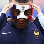 Mbappe to wear personalised mask