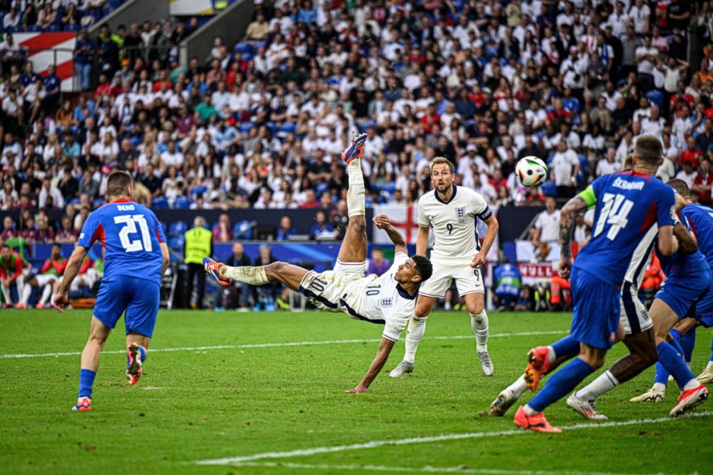 Jude Bellingham tries a bicycle kick during Englad versus Slovakia match