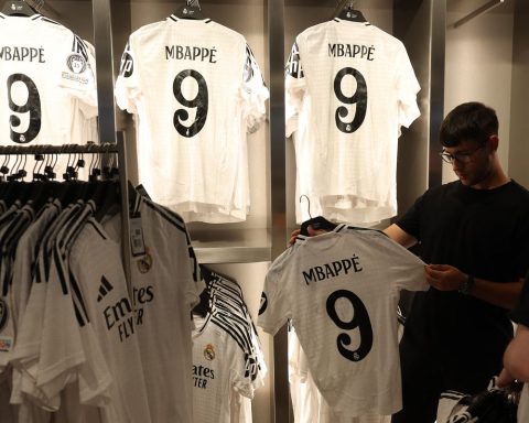 Mbappe to wear No shirt at Real Madrid