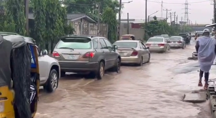 Residents Fear Cholera Outbreak May Worsen As Flooding Ravages Lagos
