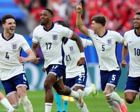 Three Lions jubilate after overcoming Switzerland