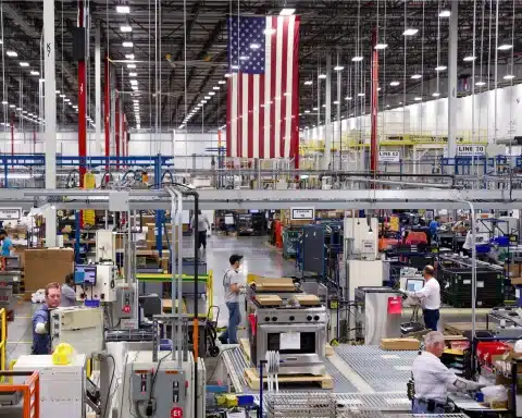 \Us Manufacturing Slips Further Into Contraction In June