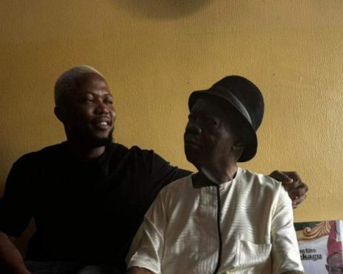 skitmaker Brian Jotter (l) wth Gentleman Mike Ejeagha (r)