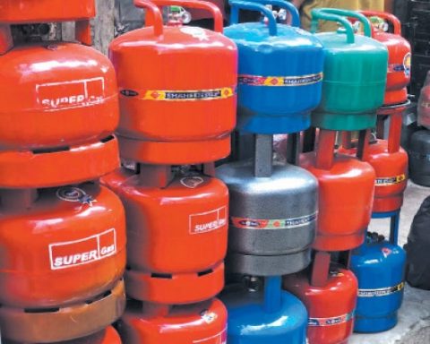 Nigerians Groan As Price Of Cooking Gas Rises 16.7% To N1,400/kg In 1 Month