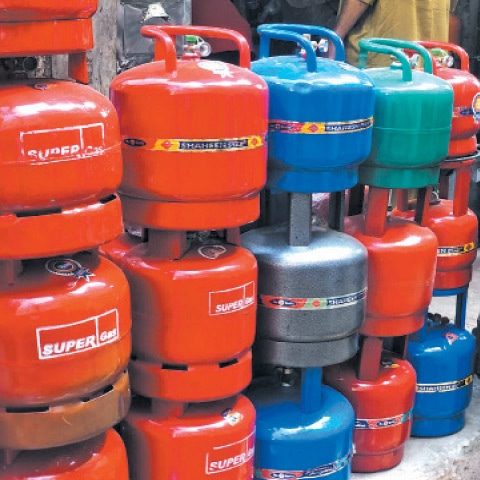 Nigerians Groan As Price Of Cooking Gas Rises 16.7% To N1,400/kg In 1 Month