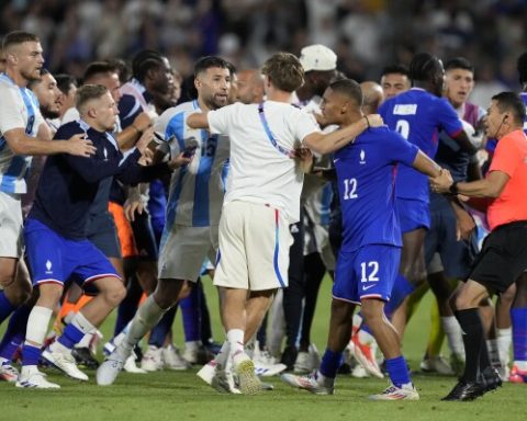 France vs Argentina war on the pitch and outside the pitch