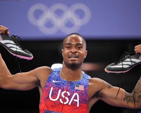 Quincy Hall claims m Gold