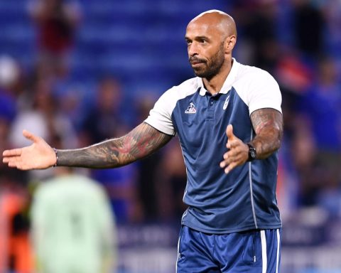 Thierry Henry steps down