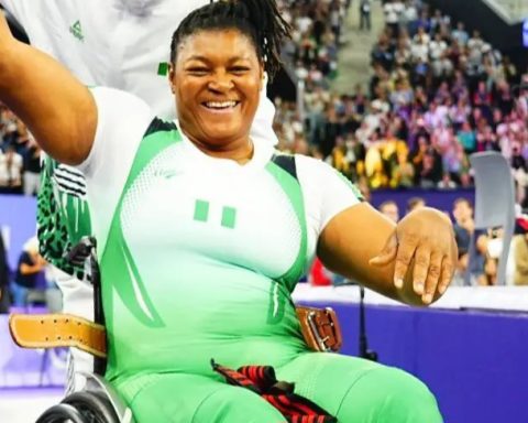 Folashade Oluwafemiayo celebrates after clinching gold in paris Sunday